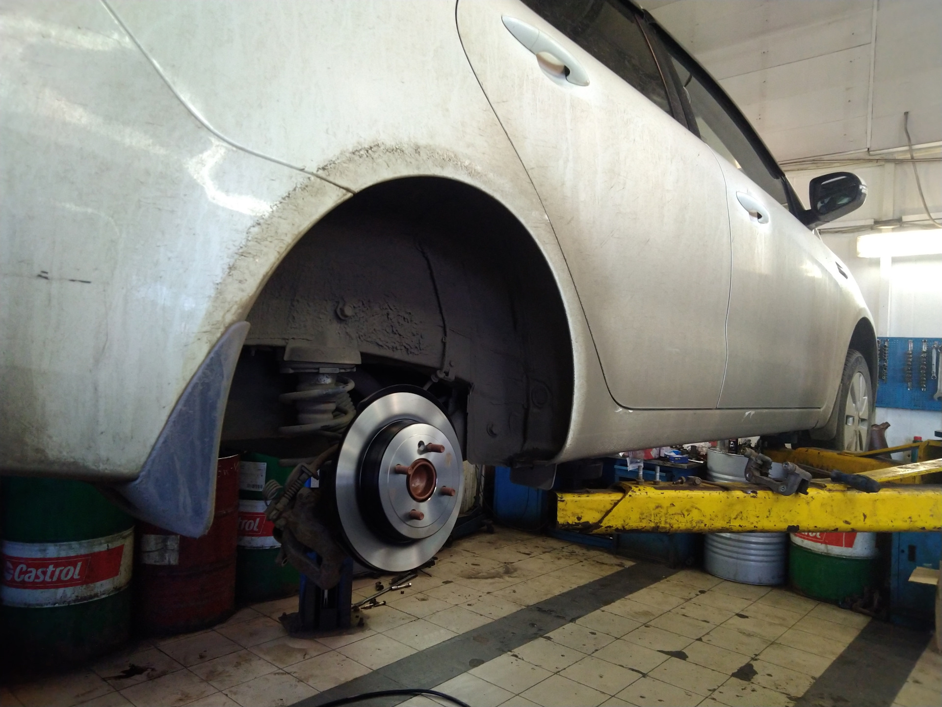 замена заднего правого колеса. замена заднего правого колеса. замена заднего правого колеса. замена заднего правого колеса. замена задней ступицы honda crv 1.