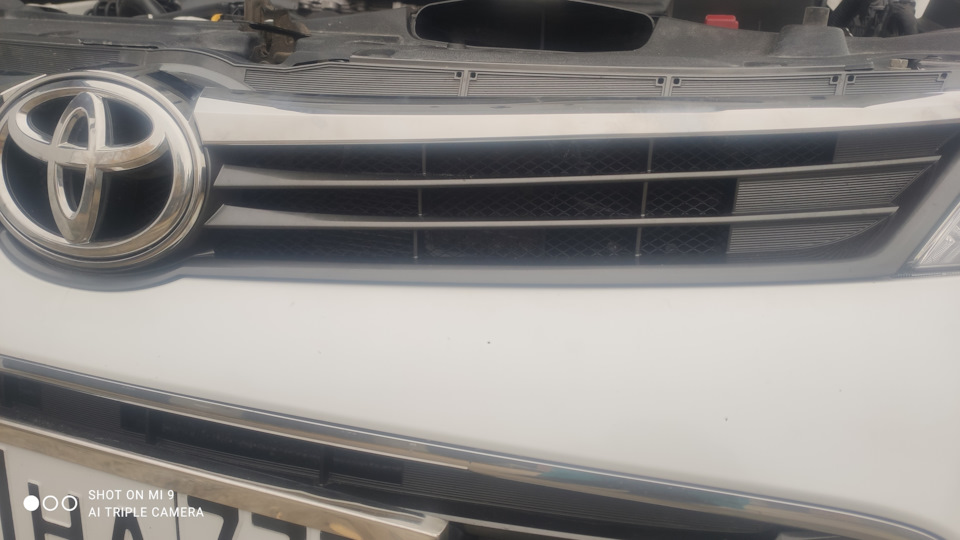 Алюминиевая сетка в бампер — Toyota Camry (XV50), 2,5 л, 2015 года ...
