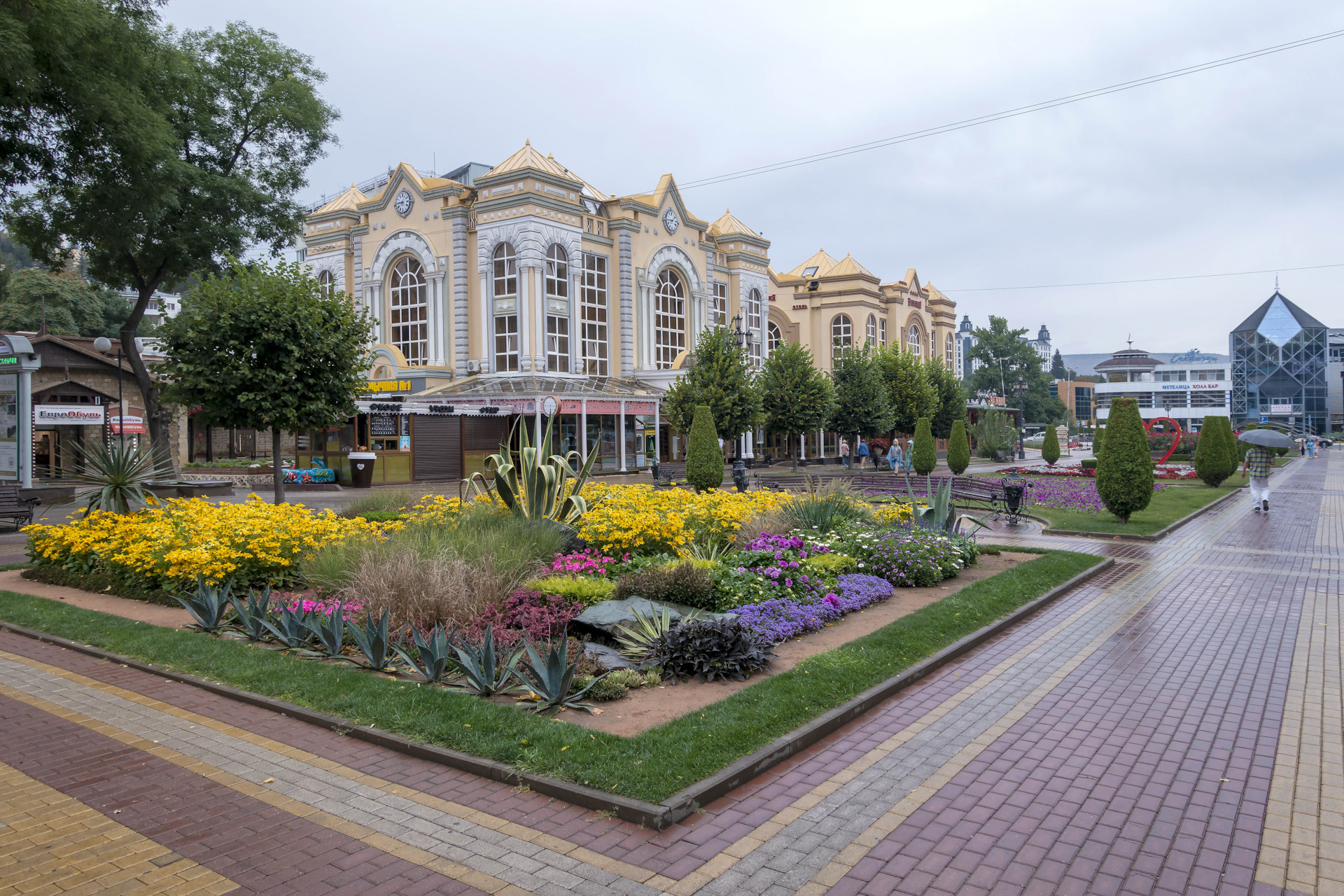 Бульваре город. Кисловодск 2022. Кисловодск.