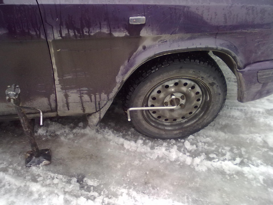 Внеплановое ТО замена передних тормозных колодок — ГАЗ 3110, 2,5 л ...