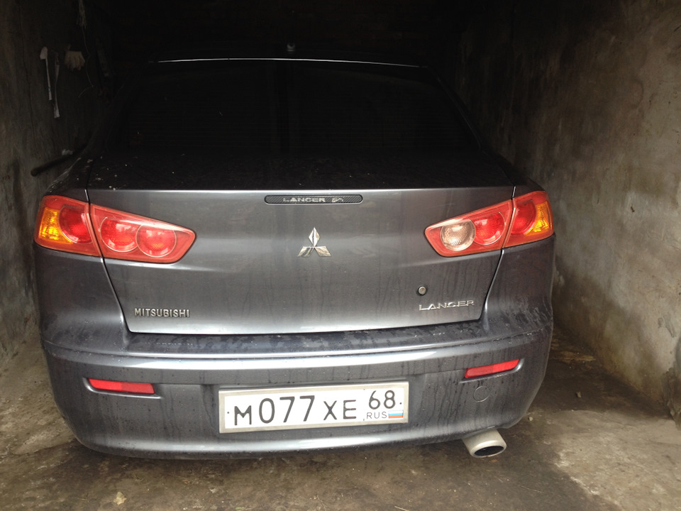 Наклейка на задний стоп-сигнал. — Mitsubishi Lancer X, 1,8 л, 2008 года ...