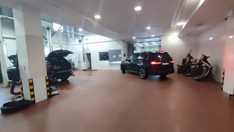 На сервисе)) — BMW X7 (G07)