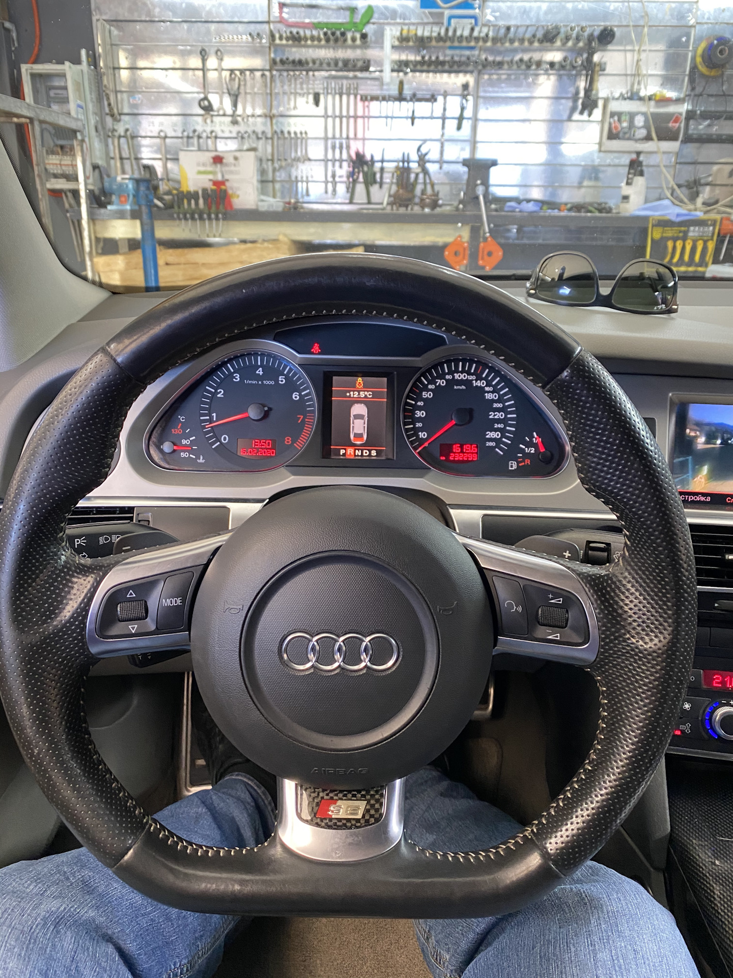 Как снять руль audi a6 c7