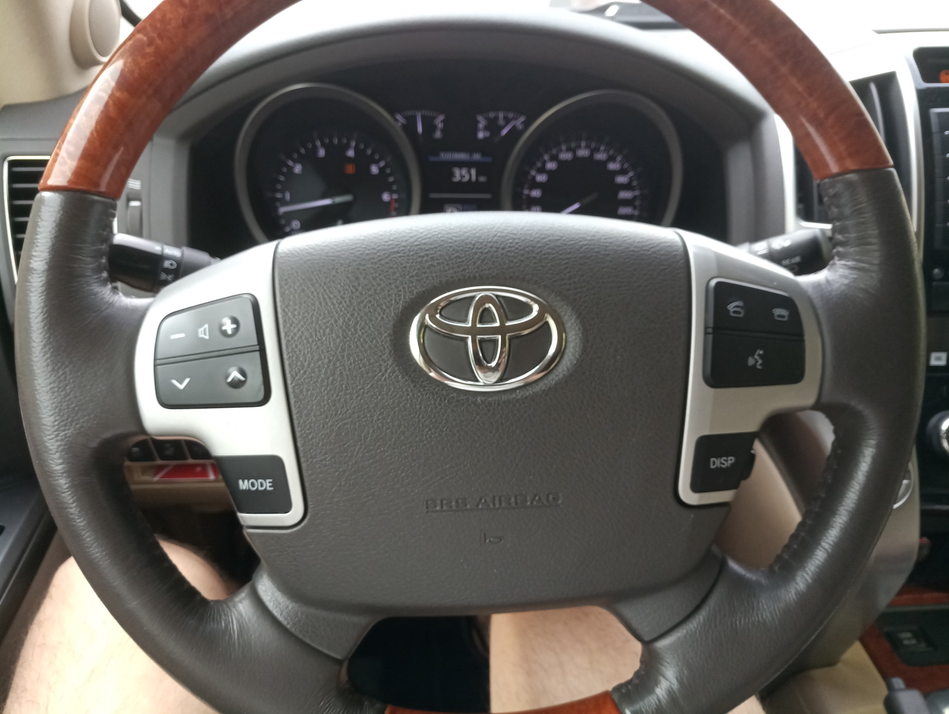 Руль toyota land cruiser. Руль крузак 200. Руля Toyota LC 200 2008. Руль Tоyоtа Lаnd Сruisеr 200 2008-2015.