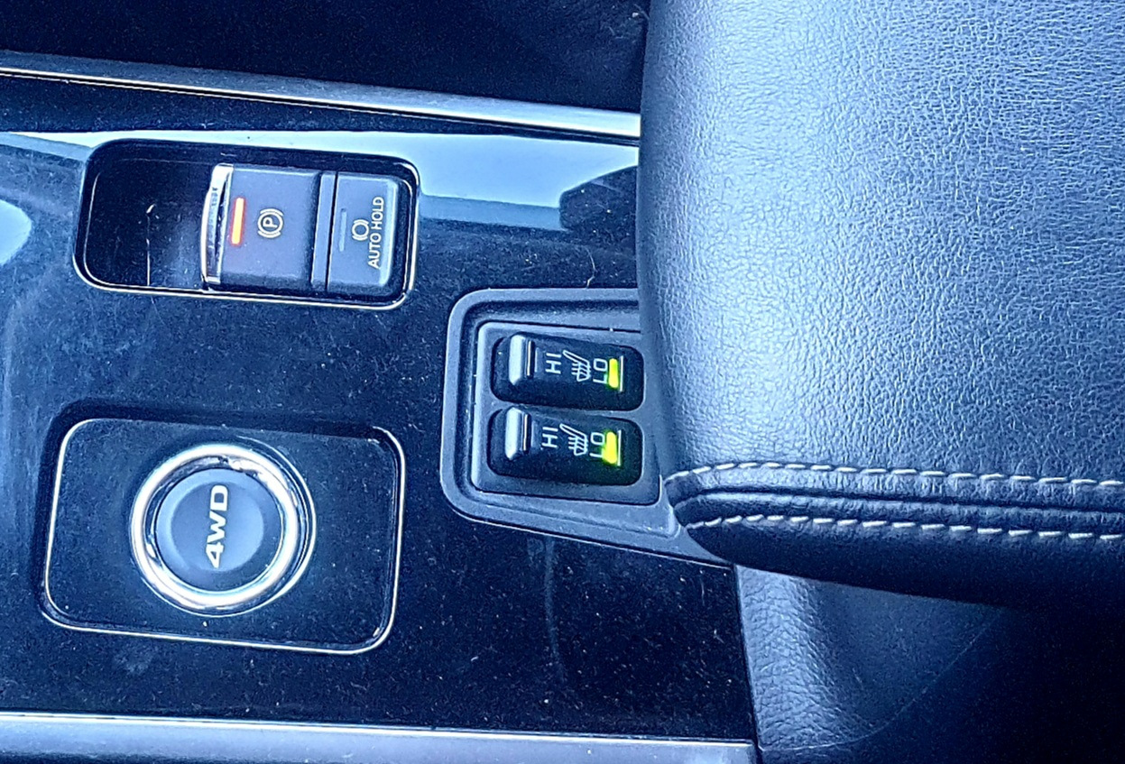 Кнопка сдвоенная. Подогрев сидений хонда цивик 10. Hi и lo в машине. Hi и lo в машине. Hi и lo в машине.