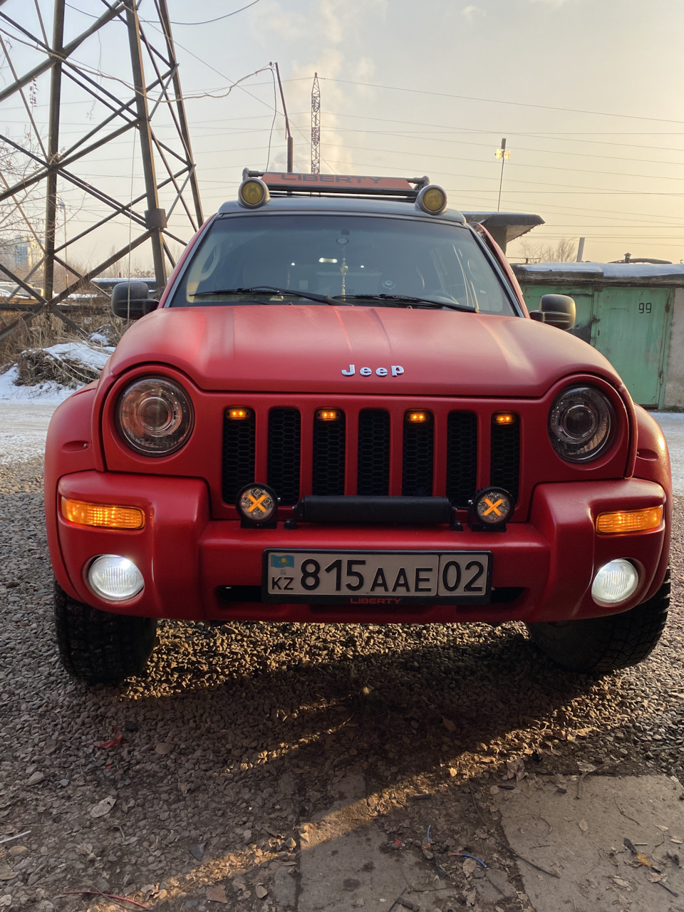 Света много не бывает! Фара дальнего света Aurora X-series. — Jeep Liberty  (US), 3,7 л, 2003 года | тюнинг | DRIVE2