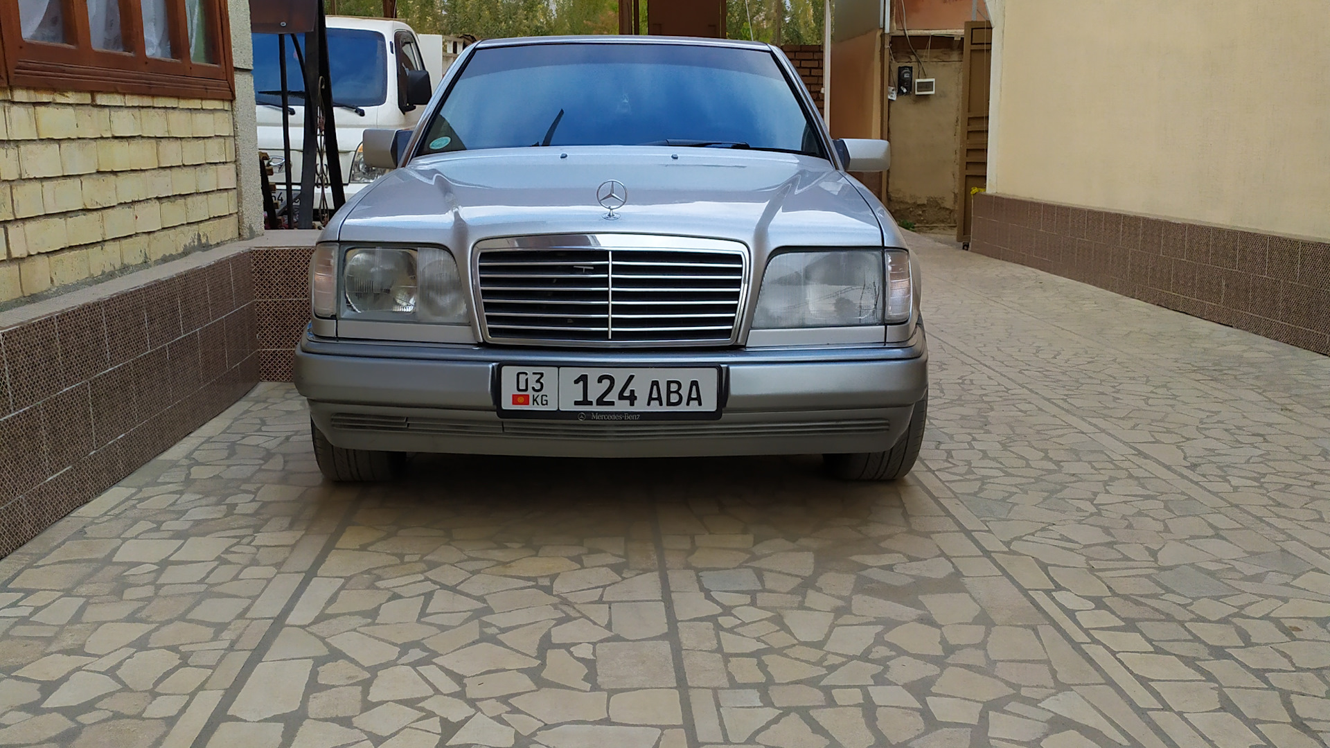 Mercedes-Benz E-class (W124) 2.2 бензиновый 1993 | 2.2 на DRIVE2