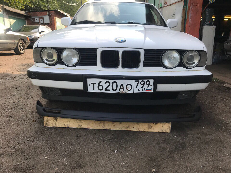 Бампер е34. Бампер BMW e34. БМВ е34 без бампера. Бампер БМВ е34. BMW e34 передний бампер.