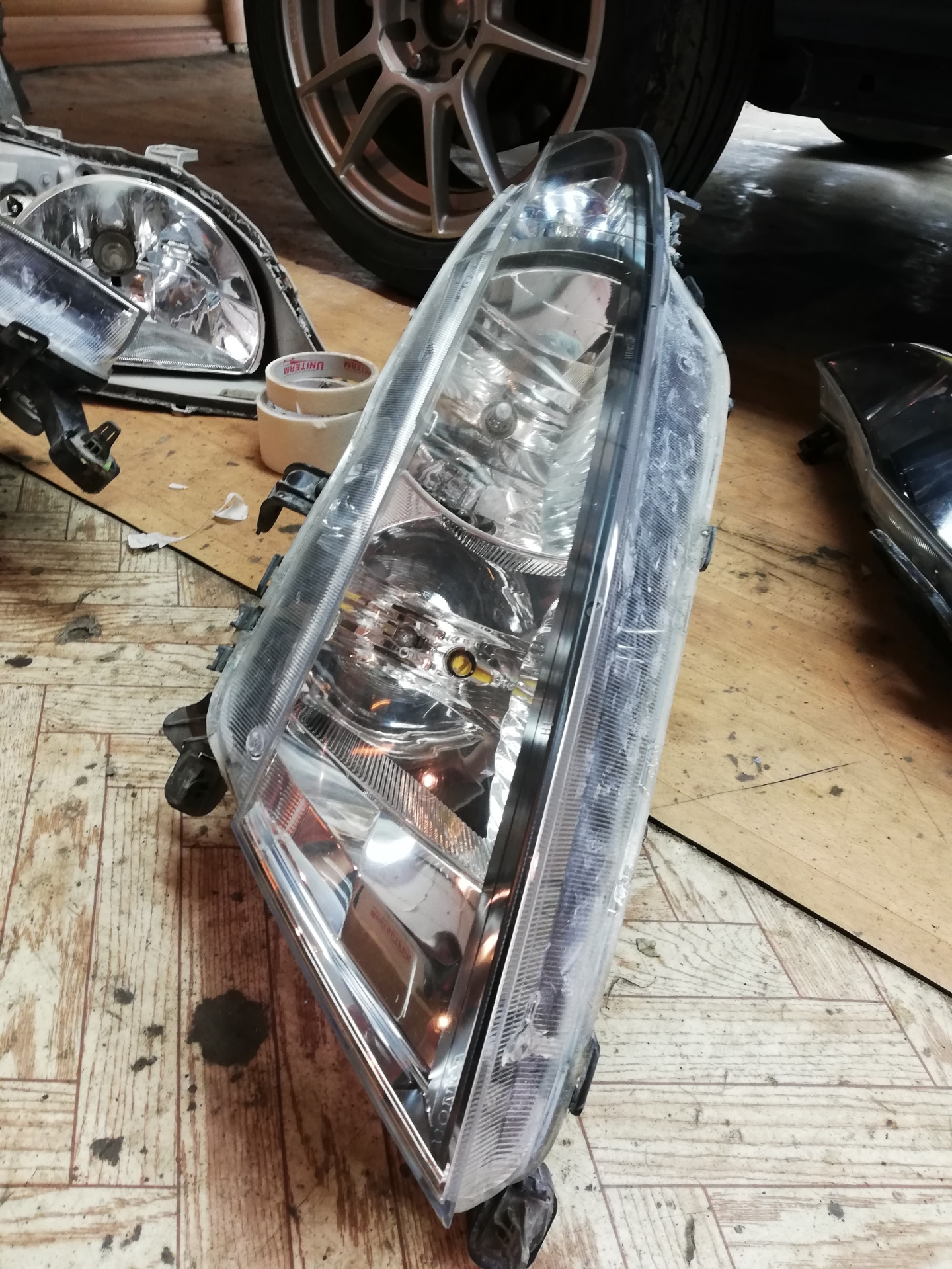 Полирую фары, долго, дорого) — Honda Civic 5D (8G), 1,8 л, 2008 года ...