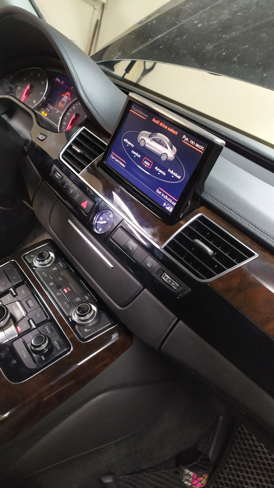 Ремонт проводки питания дисплея MMI — Audi A8 (D4), 3 л, 2014 года ...