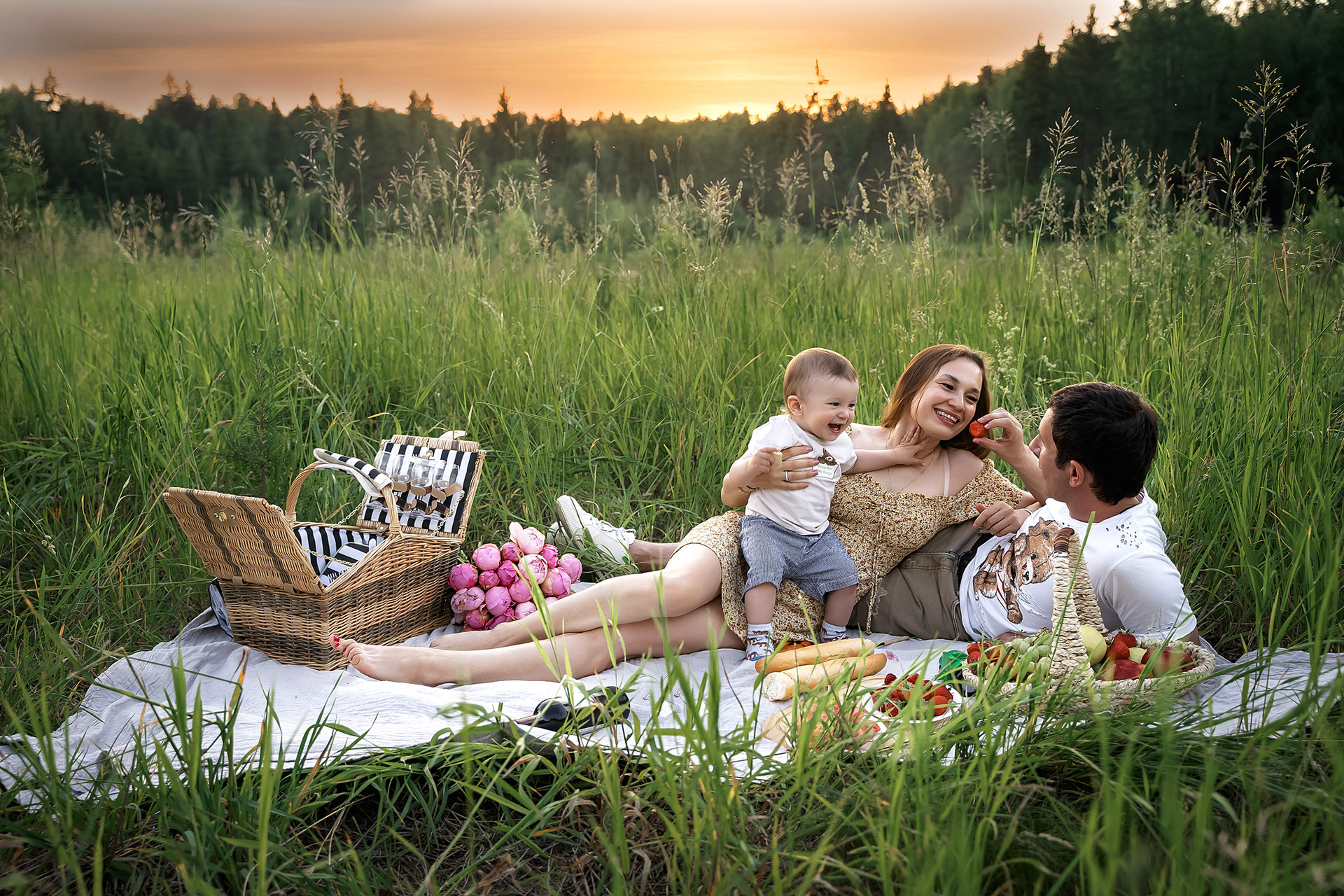 Новогодняя фотосессия семейный пикник на природе