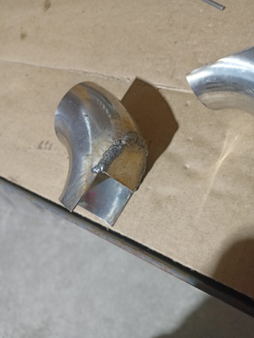 Варил перегородку. — Ford Focus Hatchback II