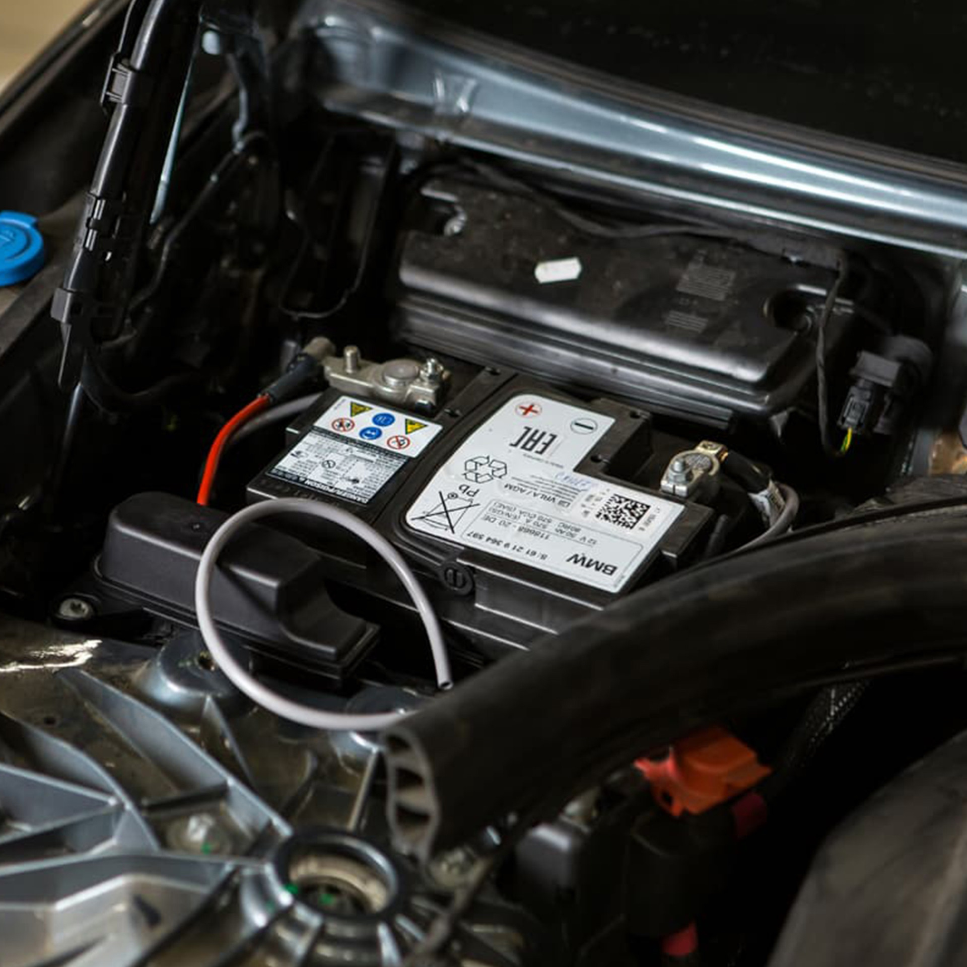 Оригинальный аккумулятор bmw g30. Bmw 520 g30 аккумулятор вебасто. Аккумулятор бмв g30. Аккумулятор bmw g30. Аккумулятор бмв 530i g30.