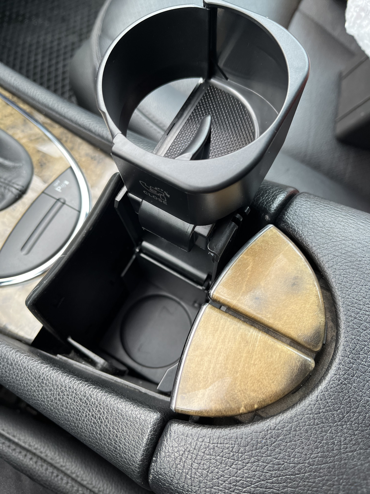 Подстаканник — Mercedes-Benz E-Class (W211), 2,2 л, 2009 года | своими ...