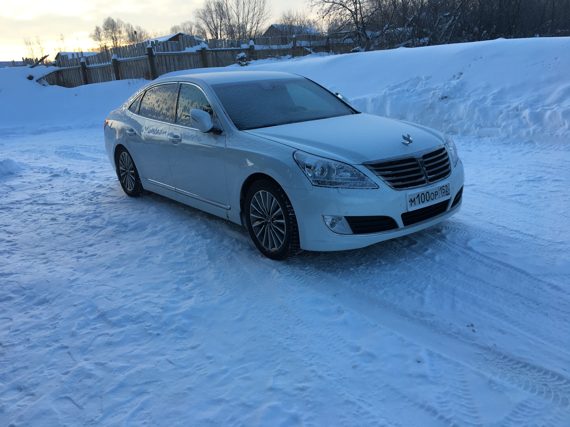 Hyundai Equus 2013 3 8