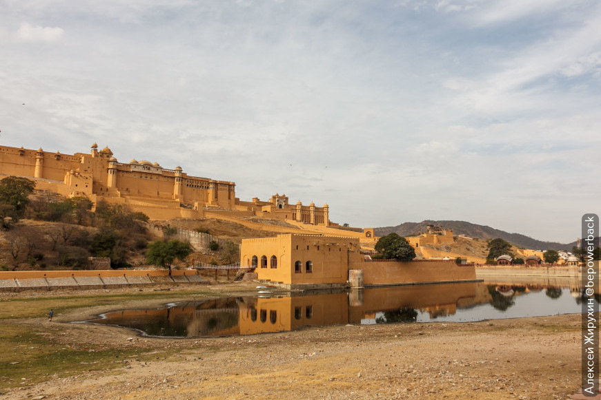 Форт-дворец Амбер в Джайпуре