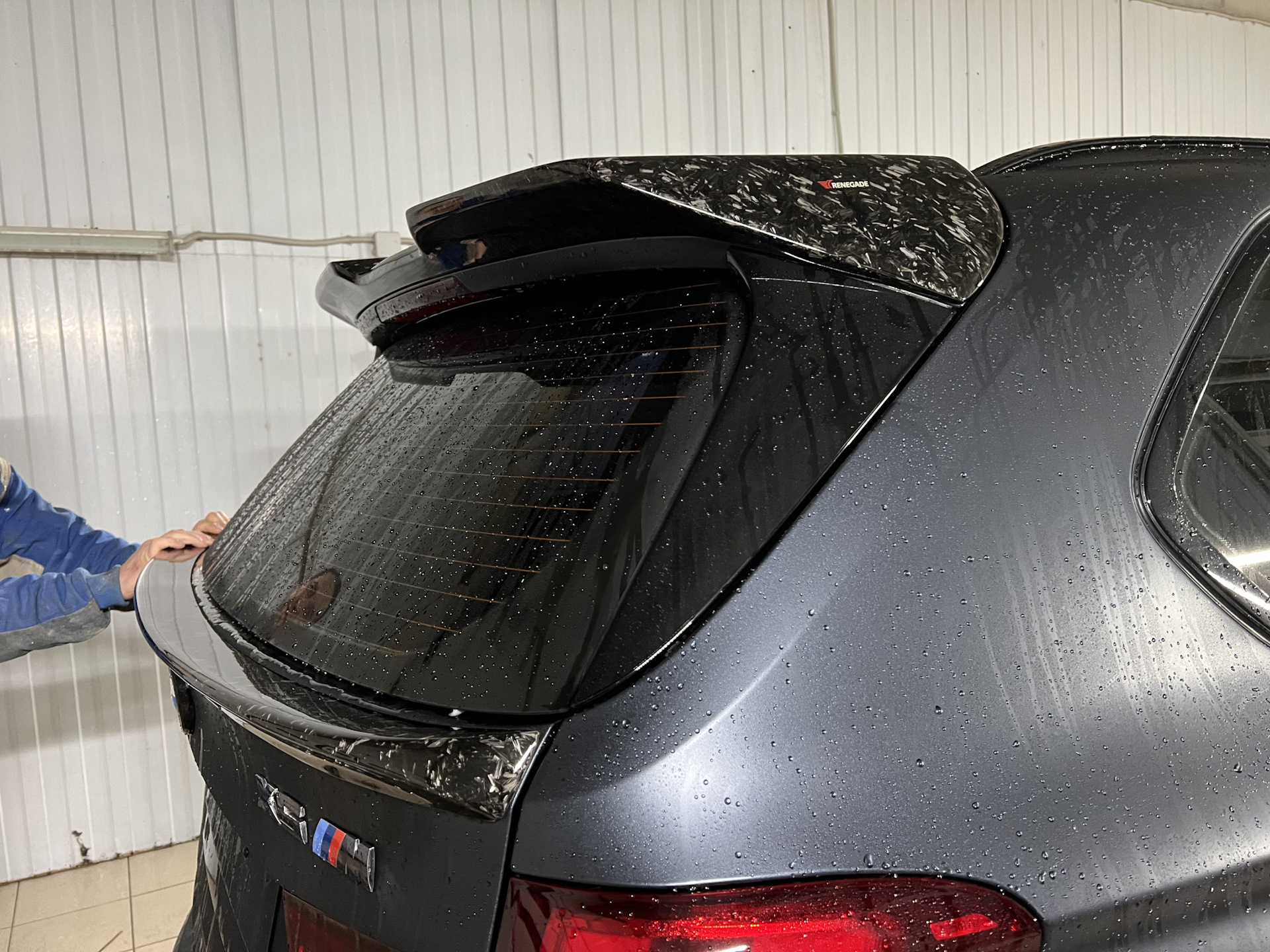 Диски р21 и карбон — BMW X5 M (F85), 4,4 л, 2021 года | тюнинг | DRIVE2