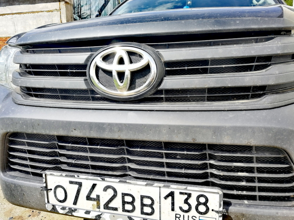 От топота копыт пыль в салон летит… — Toyota Hilux (8G), 2,4 л, 2017 ...