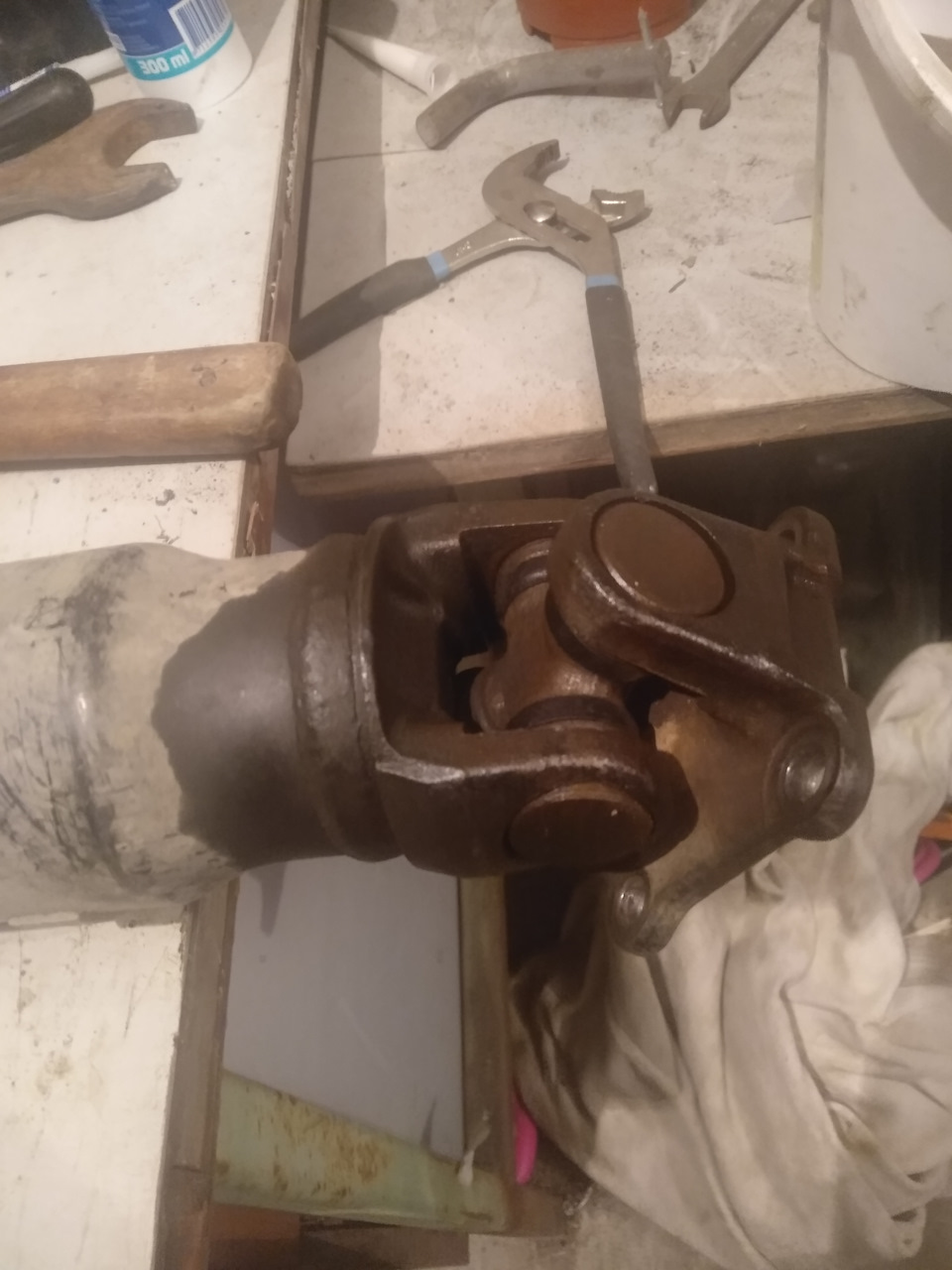 Крестовина кардана.как выбить? — KIA Sportage (2G), 2 л, 2006 года ...