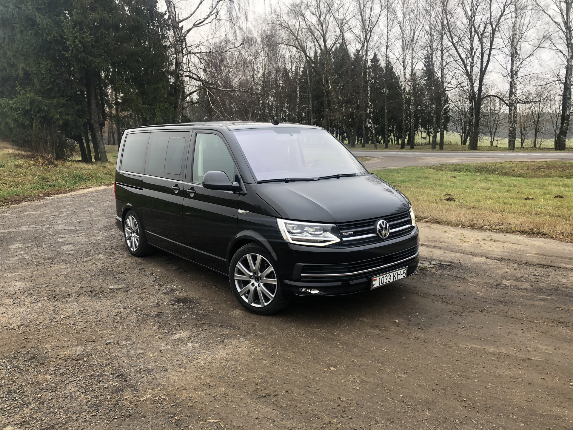 Мультивен т5 3.2 бензин. Фольксваген Мультивен т5. Volkswagen Multivan t5 Black. Фольксваген Мультивен т5 черный. Фольксваген Мультивен 2004.