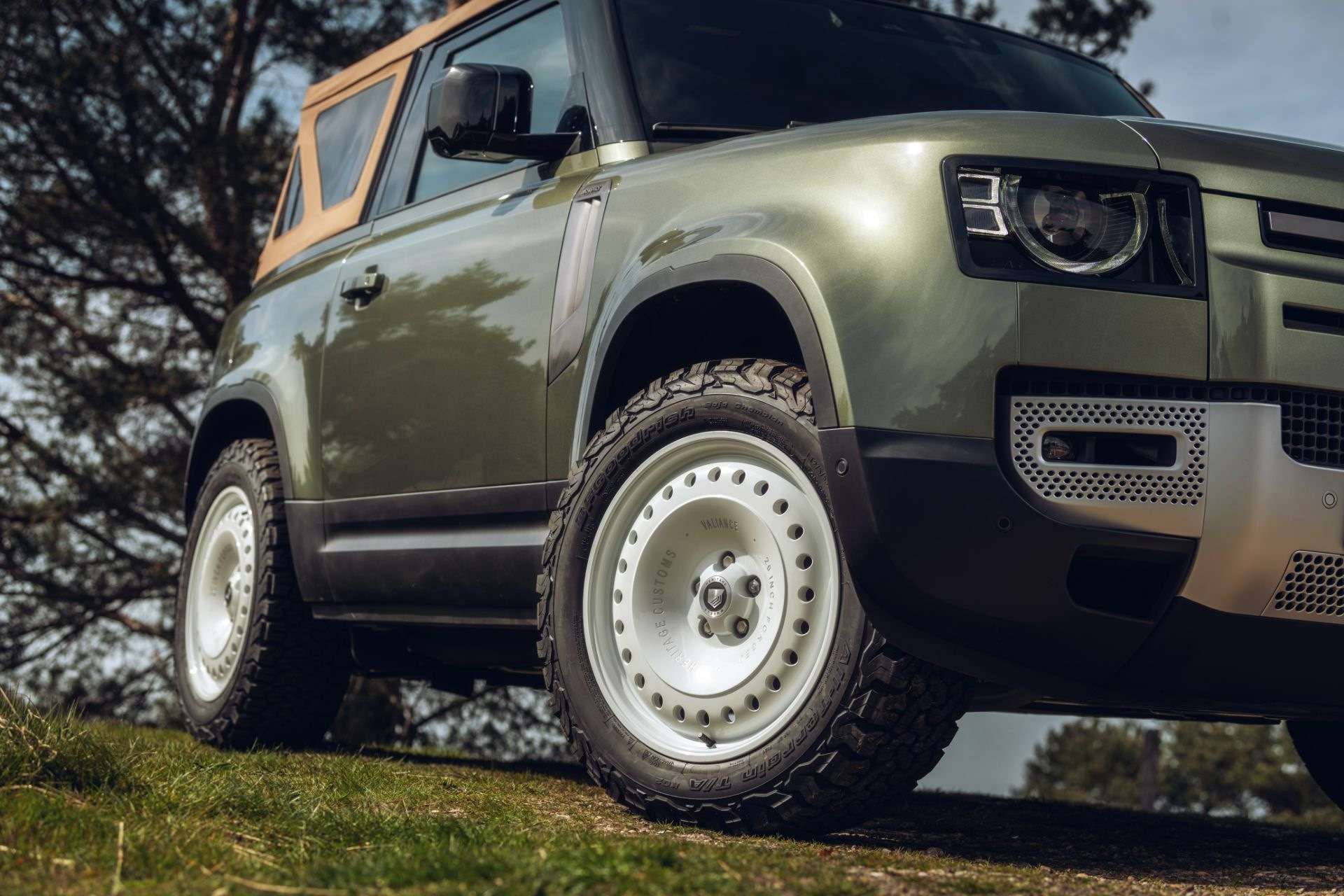 Land Rover Defender кабриолет