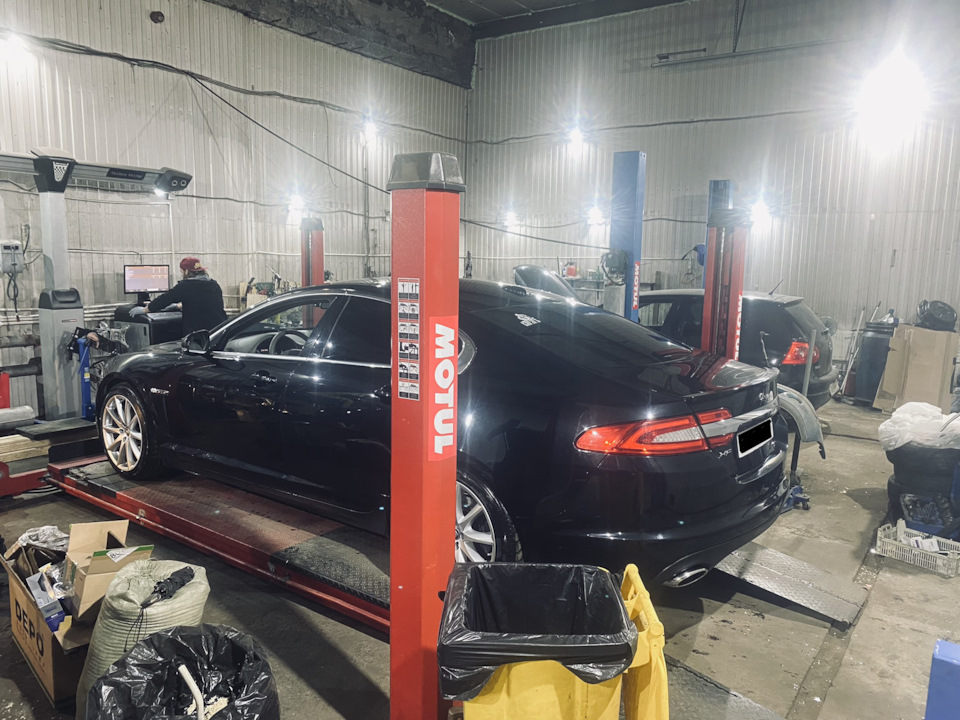 Сервис ягуар sp lr. Infiniti m35 на мойке. Автосервис Санкт-Петербург. Автотехцентр СПБ. Химический переулок автосервис