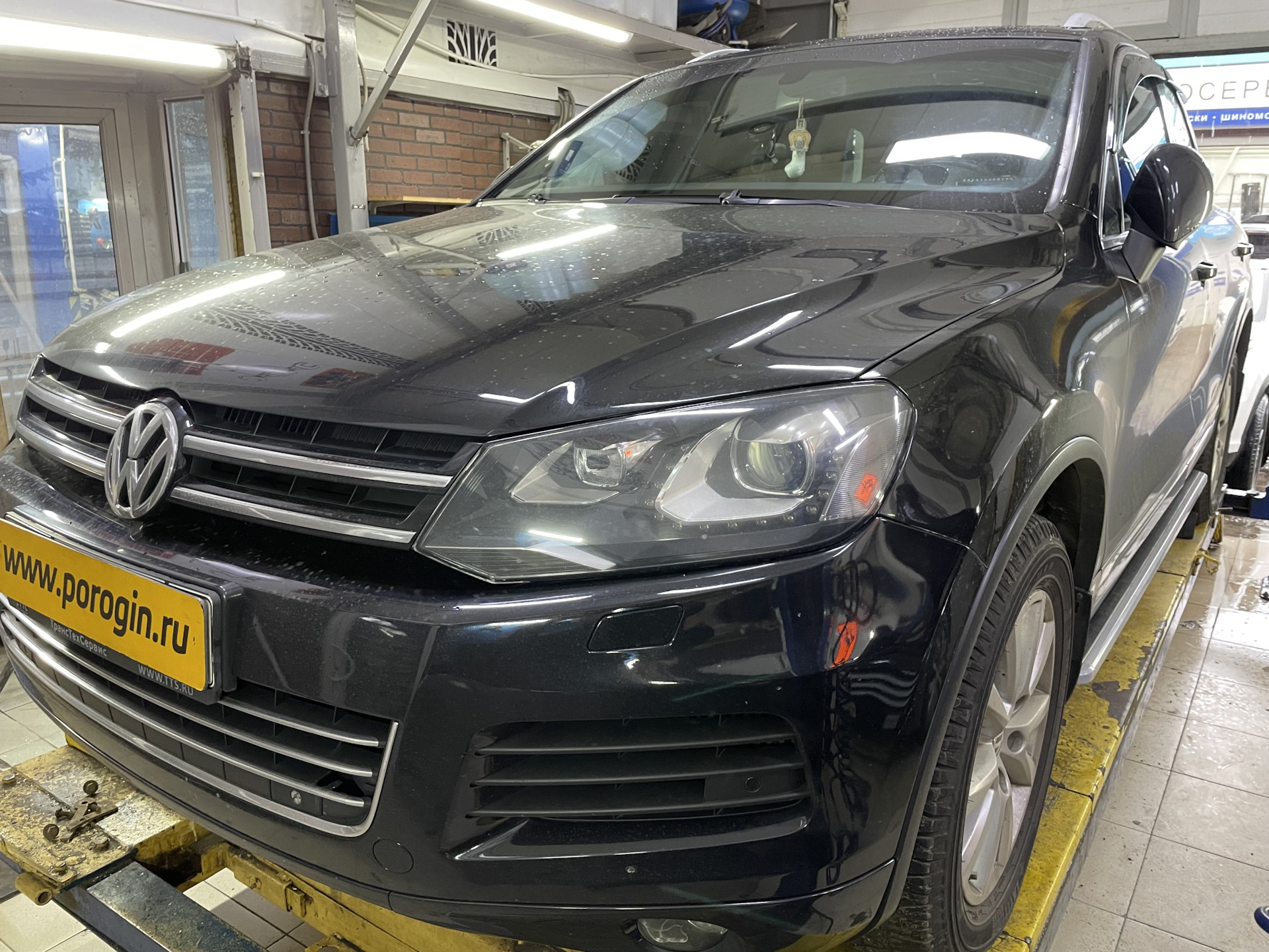 Пороги OEM на Volkswagen Touareg 2 2014-2017 — porogin.ru на DRIVE2