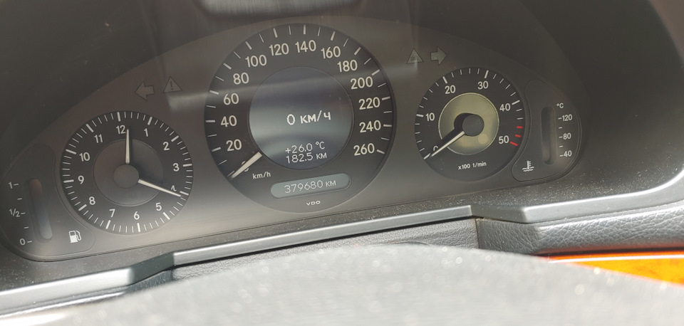 Фото в бортжурнале Mercedes-Benz E-Class (W211)