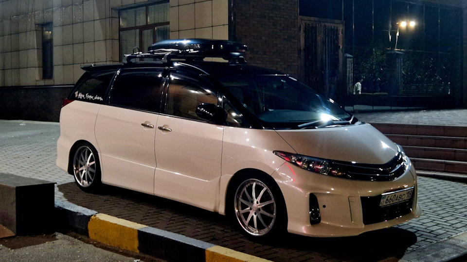 Toyota Estima Большая Microwave oven