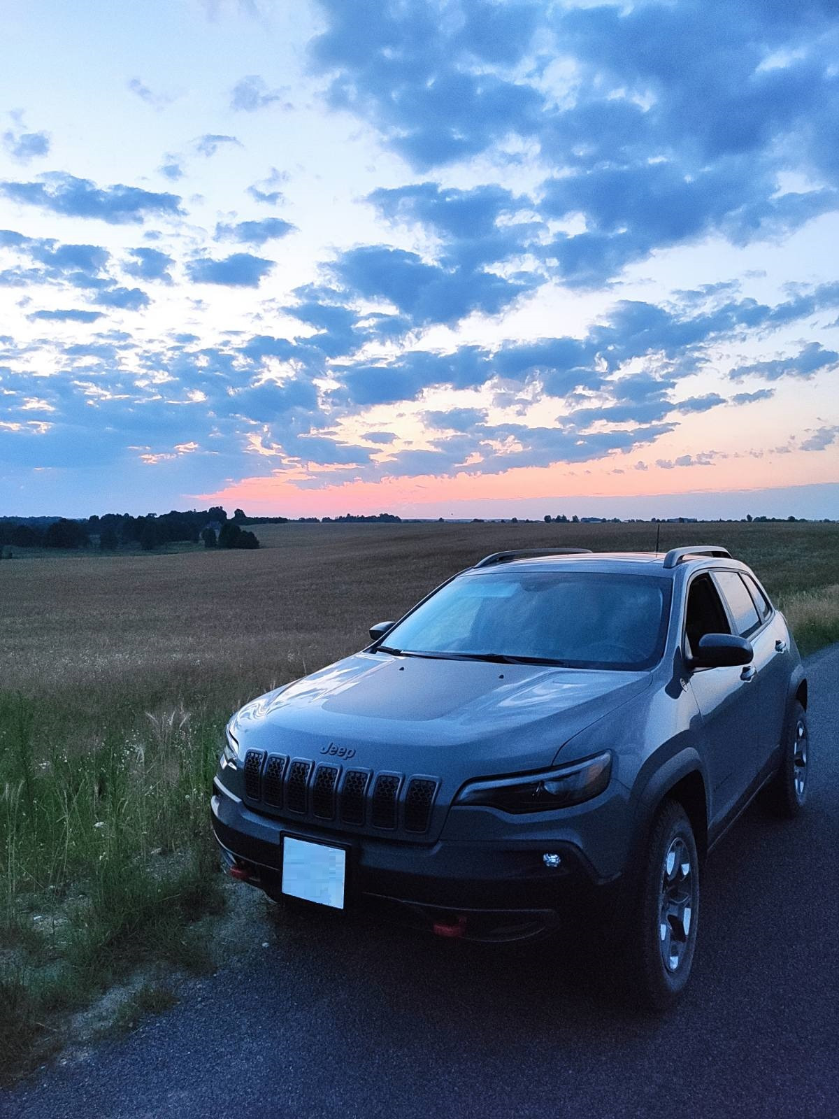 Cherokee расход топлива. Cherokee Jeep расход. Jeep Cherokee (KL) фото.