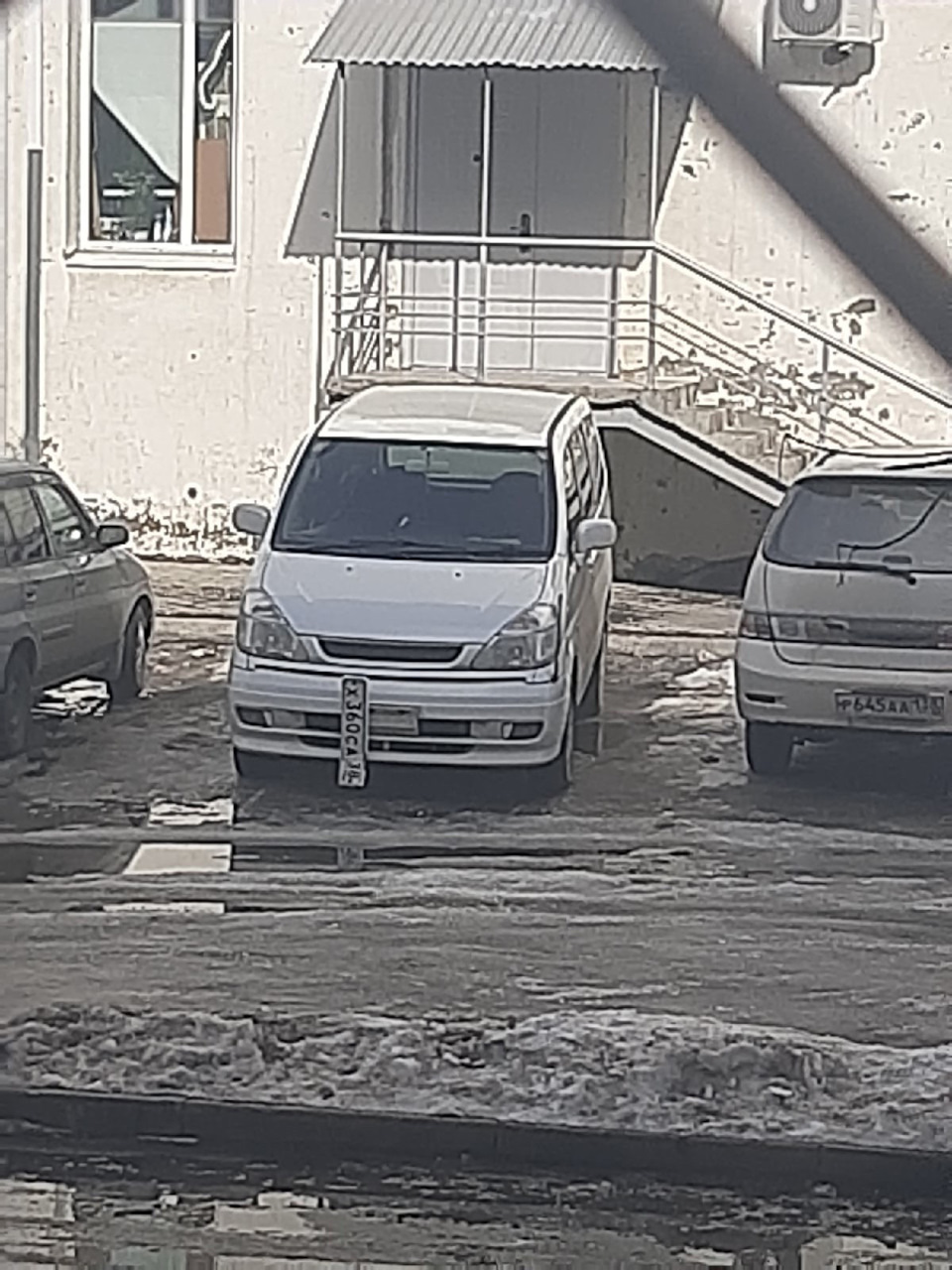 ДТП возле дома — Nissan Serena Mk II (C24), 2 л, 2000 года | ДТП | DRIVE2