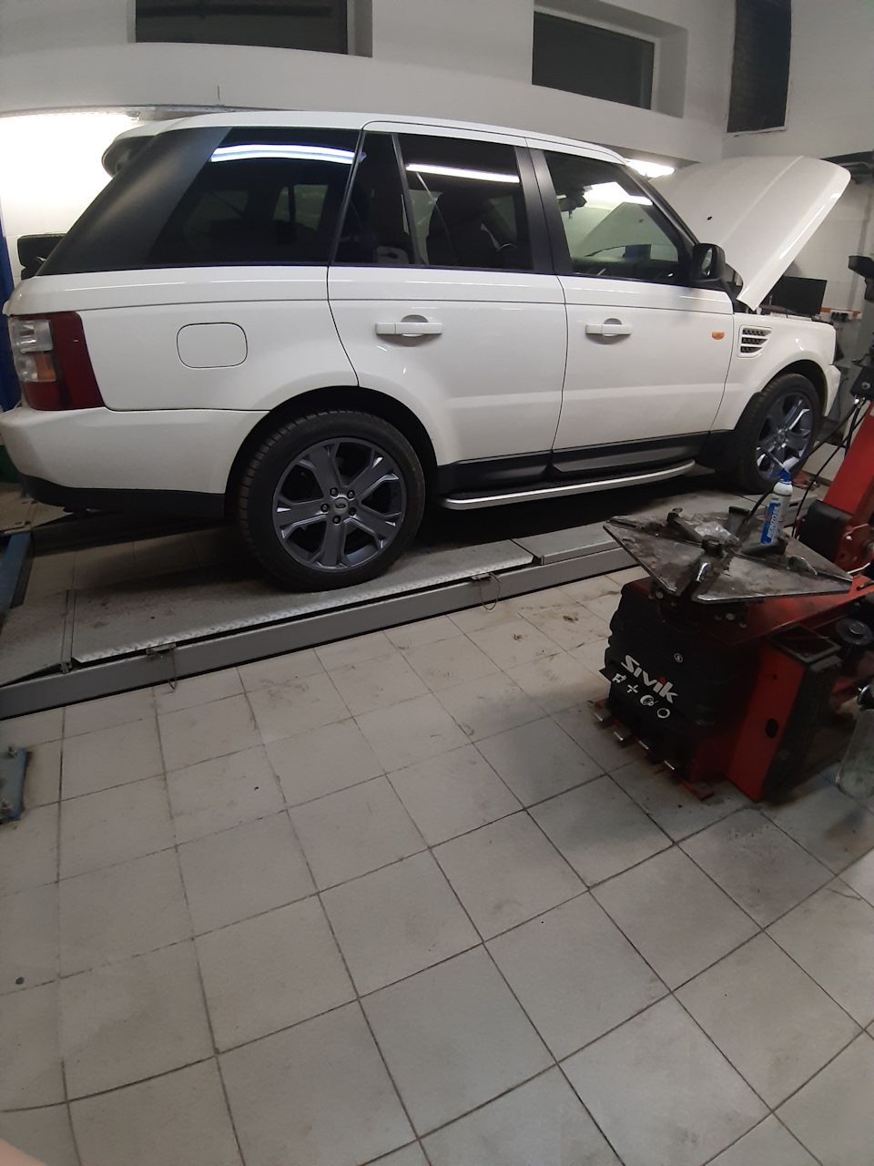 Замена масла и фильтров — Land Rover Range Rover Sport (1G), 4,4 л ...