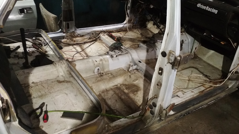 Замена порогов. — ГАЗ 3110, 2,5 л., 1999 года | кузовной ремонт | DRIVE2