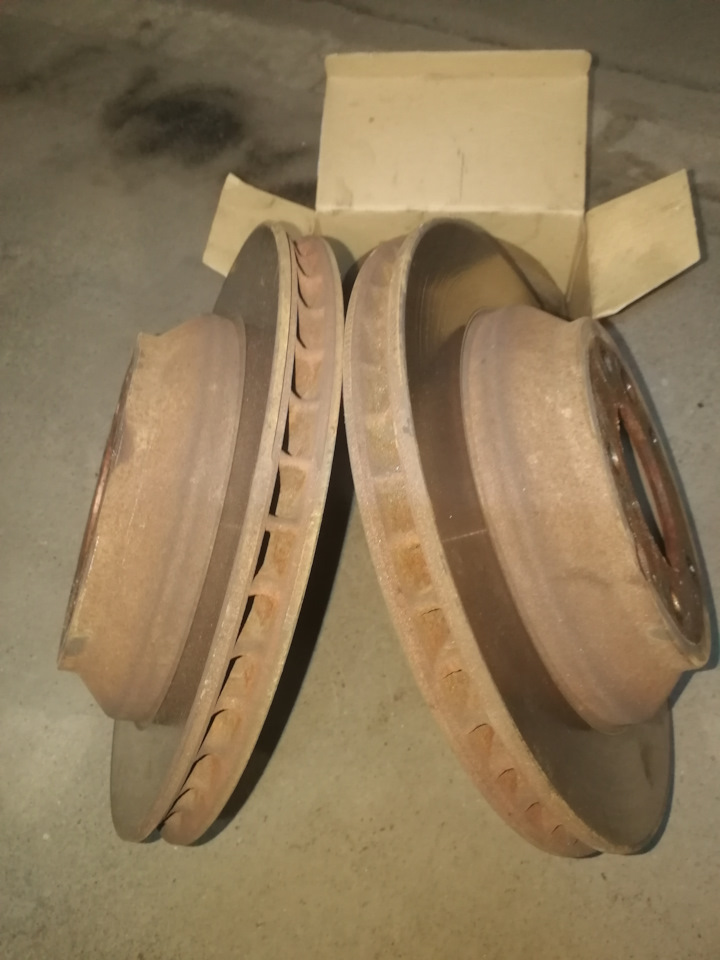 Диски тормозные 330мм touareg на Volkswagen Touareg (2G). Б/у | 4 000 ...