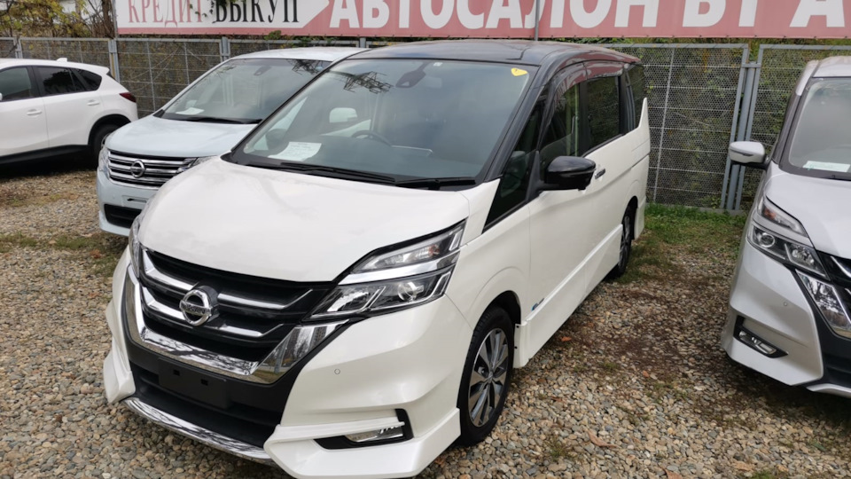 Nissan Serena "БусикЭ"