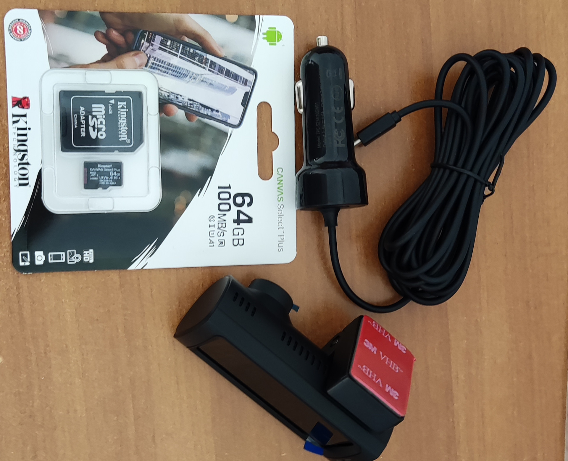 Установка видеорегистратора на заднее стекло — Skoda Rapid (2G), 1,6 л ...