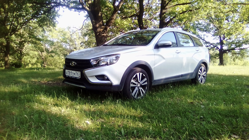 lada vesta sw cross mashina dlya semi