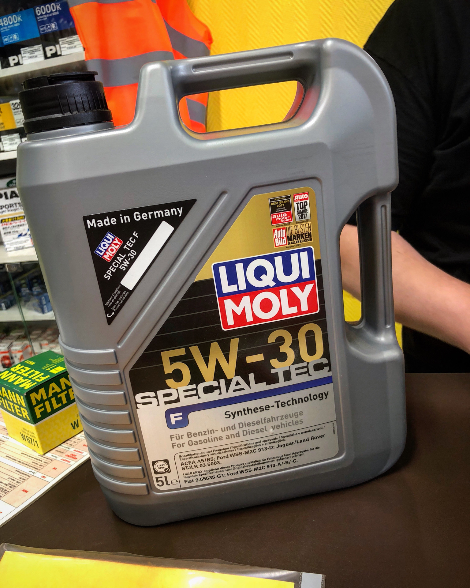 Liqui moly special tec отзывы. Comma Valvoline Liqui Moly Idemitsu.