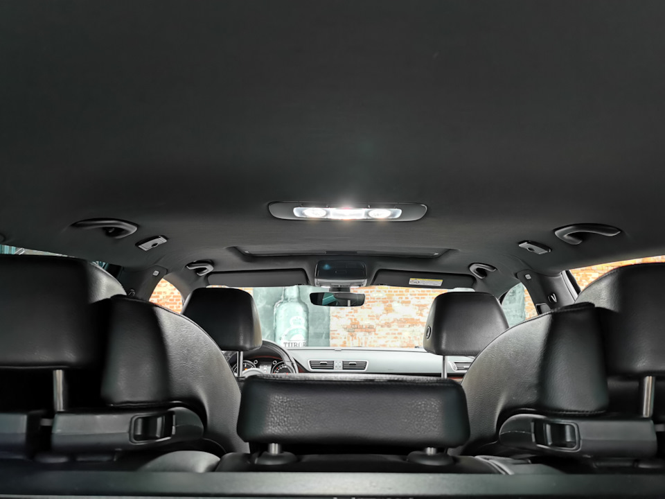 Поставил черный потолок в машину и пару мелочей. — Volkswagen Passat ...