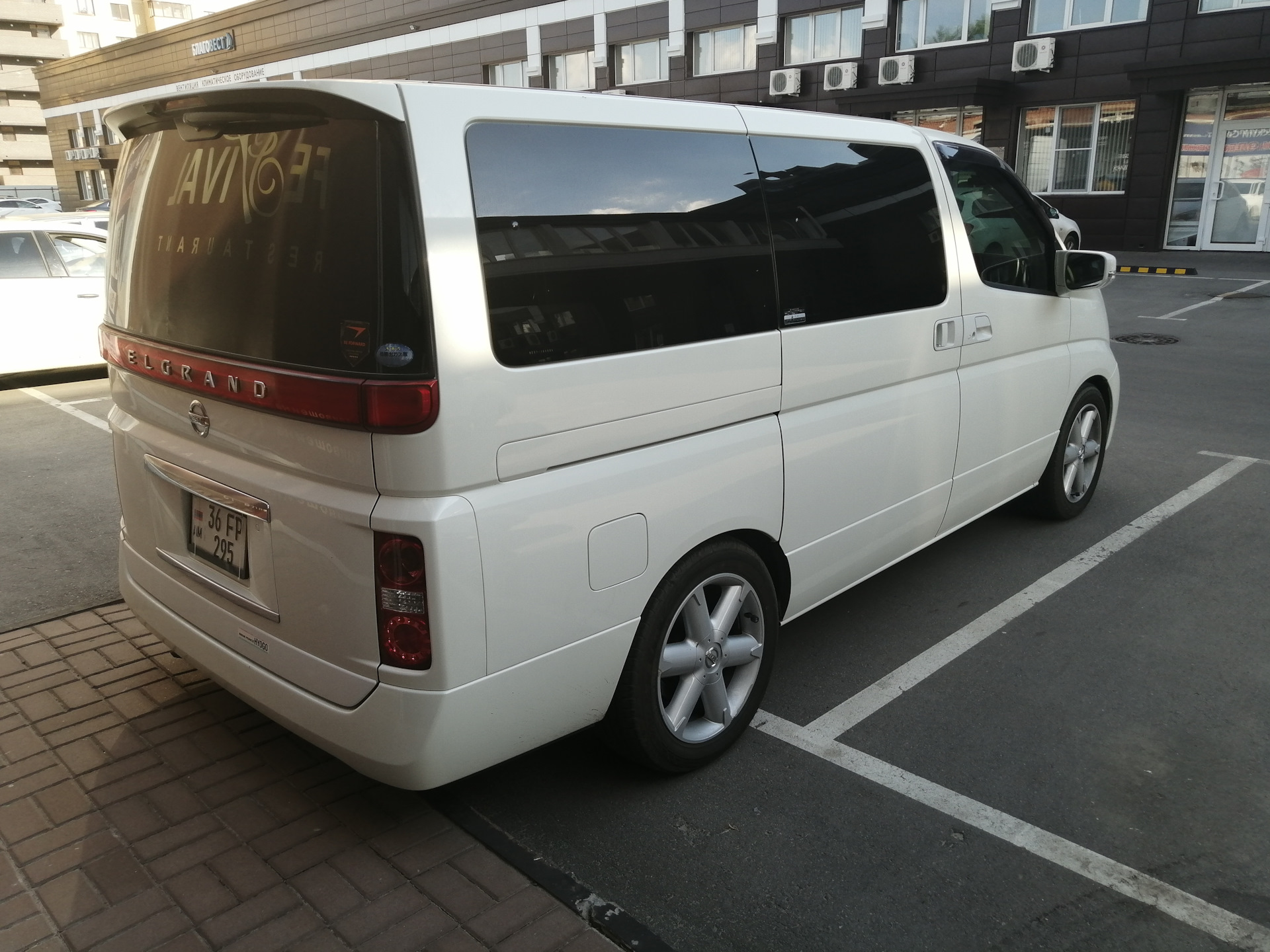 Колеса — Nissan Elgrand (E51), 3,5 л, 2005 года | шины | DRIVE2