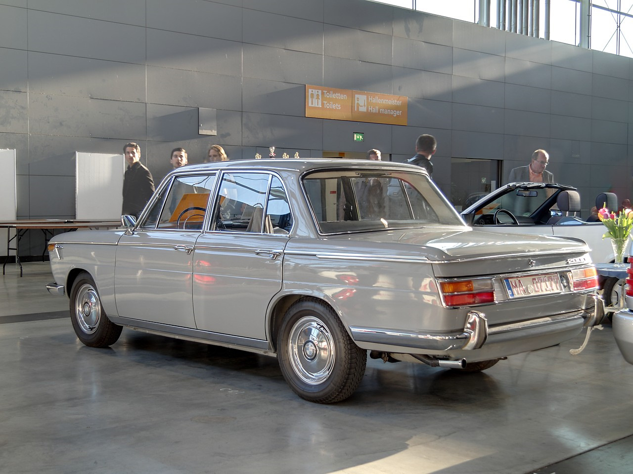 New class. BMW New class 2000. БМВ neue klasse. BMW New class 1966. BMW 2000 1966-1972 седан.