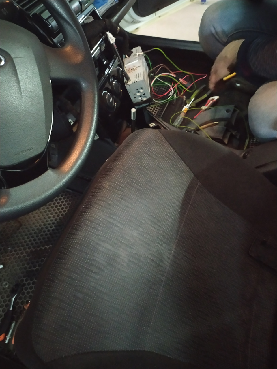 Подогрев сидений — Lada Приора седан, 1,6 л, 2015 года | тюнинг | DRIVE2