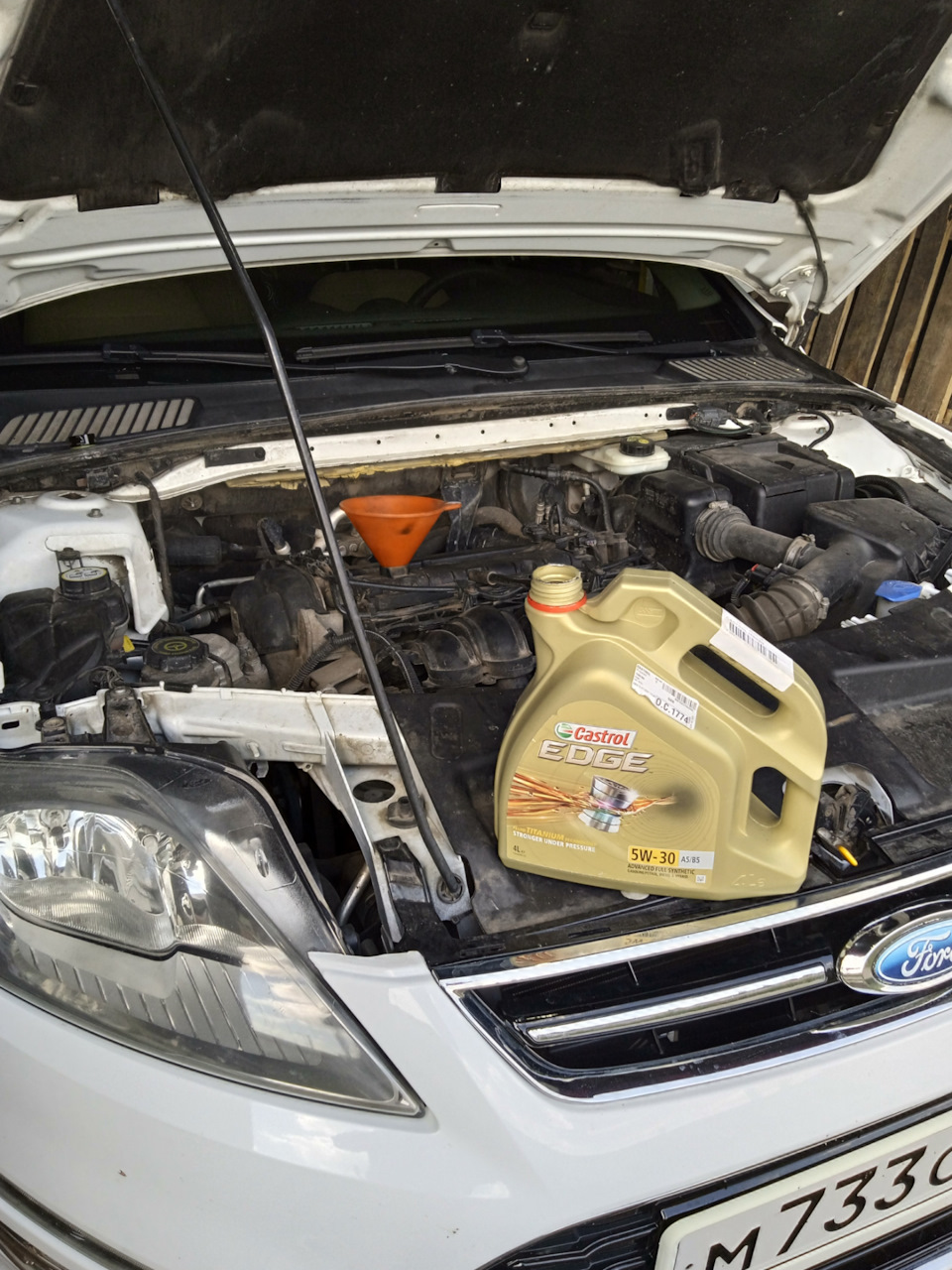 Рекомендации по выбору и замене моторного масла на автомобиле «Ford Mondeo»