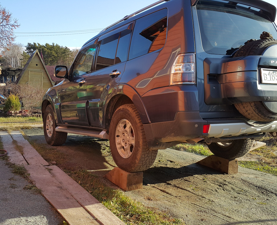 Фото в бортжурнале Mitsubishi Pajero (4G)