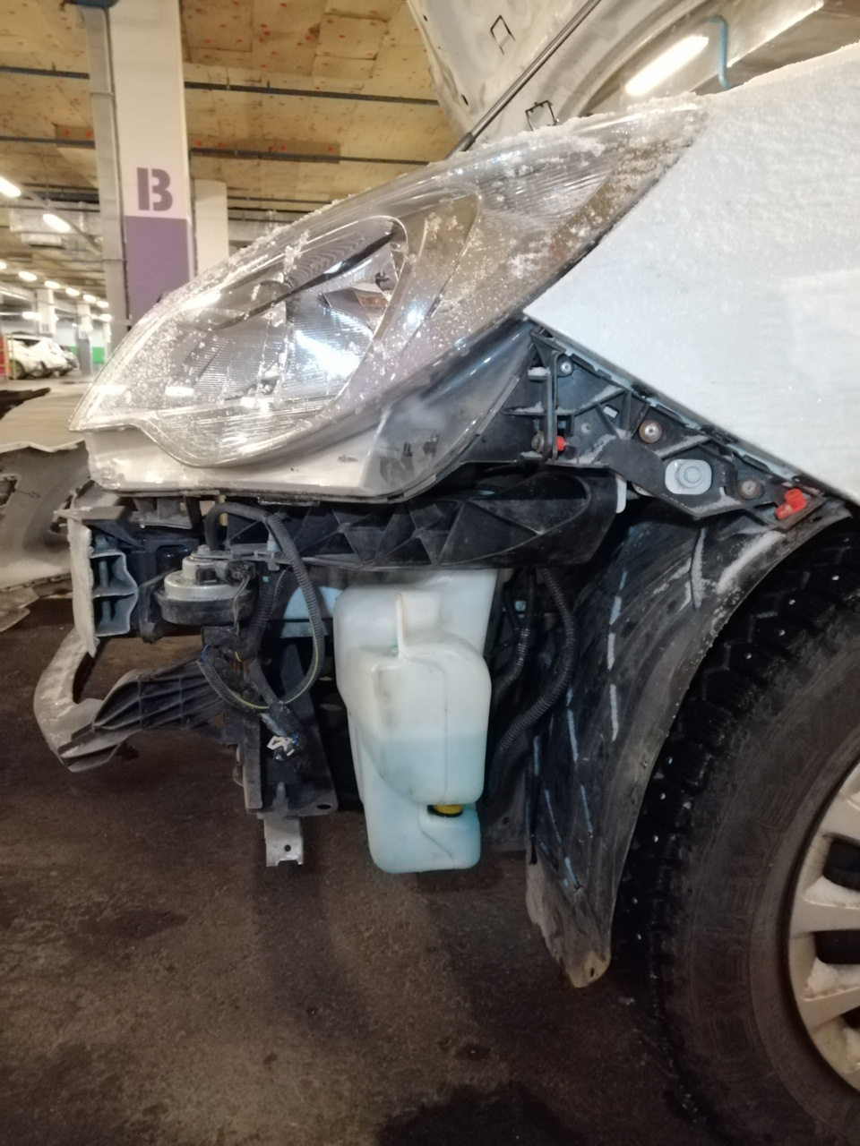 Бачок омывателя на 5 литров — Opel Corsa D, 1,2 л, 2012 года | своими ...