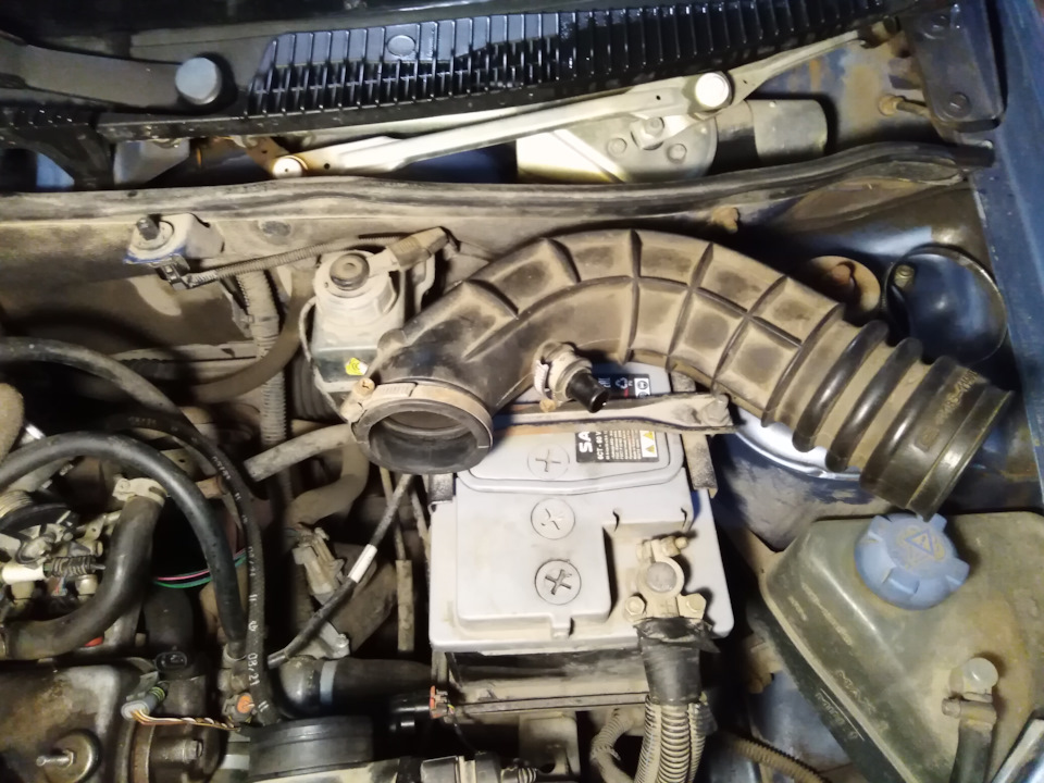 Замена клапана продувки адсорбера (КПА) — Lada Калина хэтчбек, 1,6 л ...