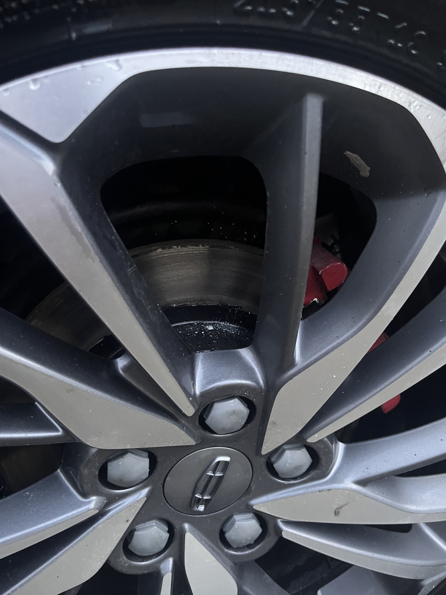 Тормозные диски 2ч — Geely Coolray, 1,5 л, 2021 года | визит на сервис ...