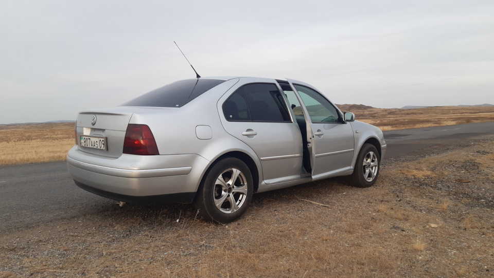 Сгорел бензонасос — Volkswagen Jetta IV, 2 л, 2004 года | поломка | DRIVE2