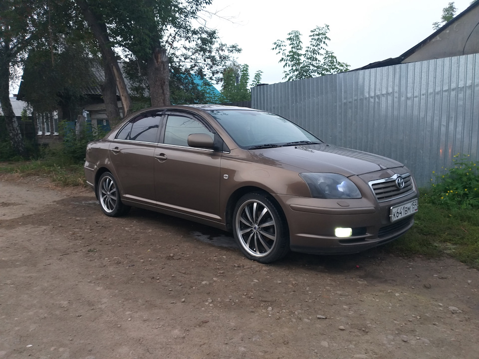 Какие диски на тойота авенсис 2004