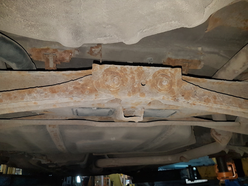 Замена ШРУСа мазда 626 GE — Mazda 626 IV, 2 л., 1993 года | визит на ...